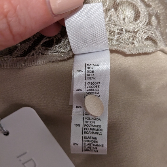 Body corset silk and gold embroidery - Picture 6 of 16